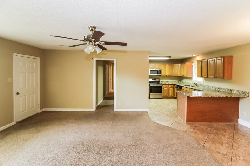 1,780/Mo, 10018 Goodman Rd Olive Branch, MS 38654 Living Room View 3