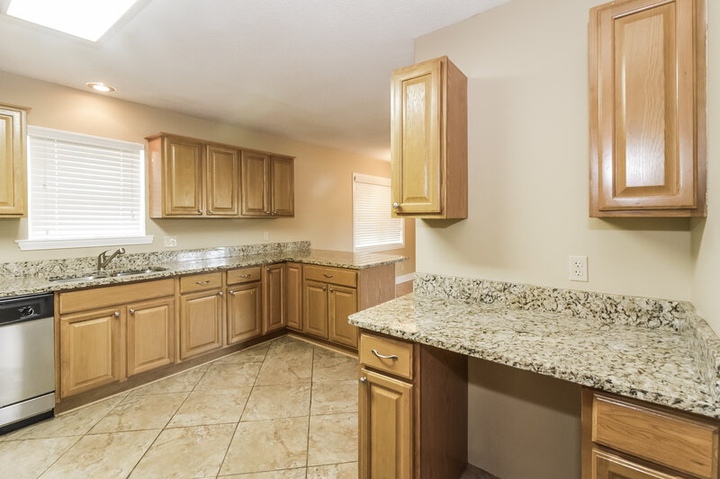 1,780/Mo, 10018 Goodman Rd Olive Branch, MS 38654 Kitchen View
