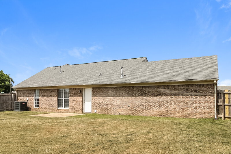 1,795/Mo, 1649 Cherry Creek Dr Southaven, MS 38671 Rear View