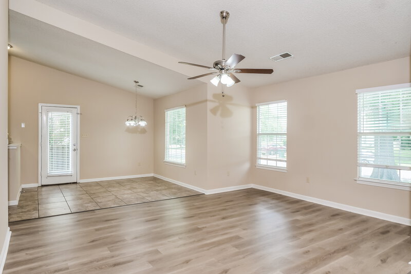 1,635/Mo, 1153 Charstone Dr Southaven, MS 38671 Living Room View