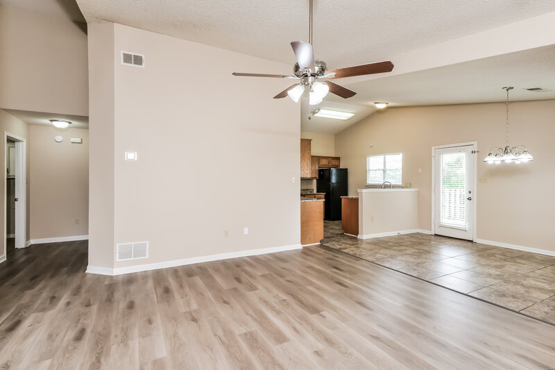 1,635/Mo, 1153 Charstone Dr Southaven, MS 38671 Living Room View 2