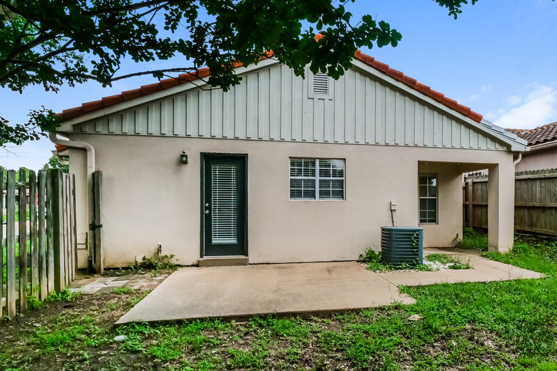 1,635/Mo, 1153 Charstone Dr Southaven, MS 38671 Rear View