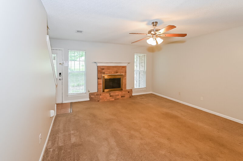 1,825/Mo, 7320 Hickory Estates Dr Walls, MS 38680 Living Room View 2