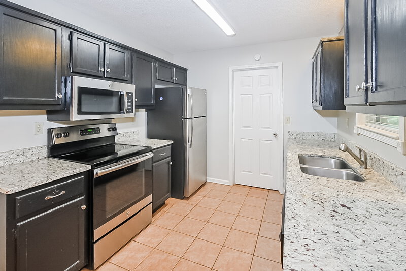 1,825/Mo, 7320 Hickory Estates Dr Walls, MS 38680 Kitchen View 2