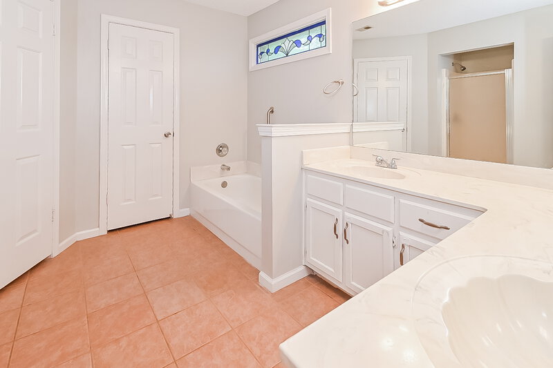 1,825/Mo, 7320 Hickory Estates Dr Walls, MS 38680 Main Bathroom View