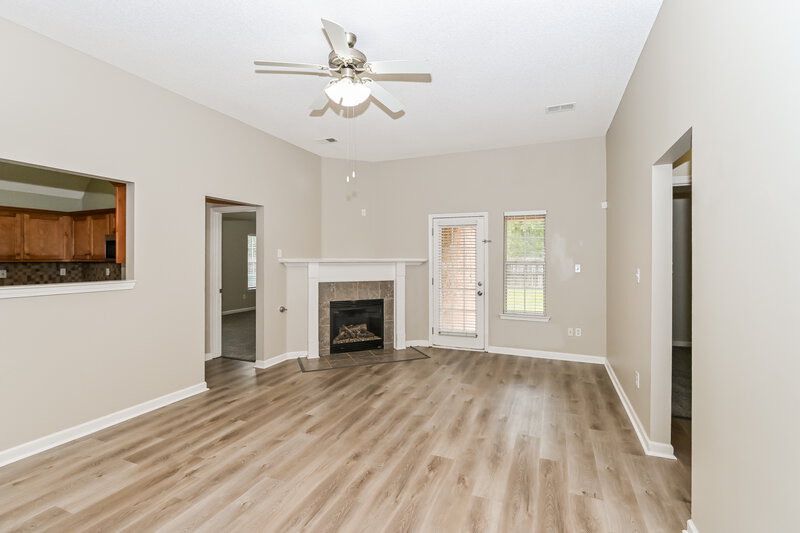 1,845/Mo, 916 Keebler Cove Southaven, MS 38671 Living Room View 3