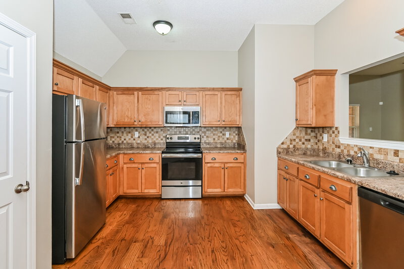 1,845/Mo, 916 Keebler Cove Southaven, MS 38671 Kitchen View