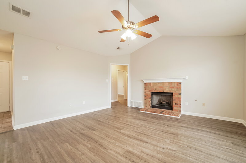 1,580/Mo, 1721 Central Trails Dr Southaven, MS 38671 Living Room View