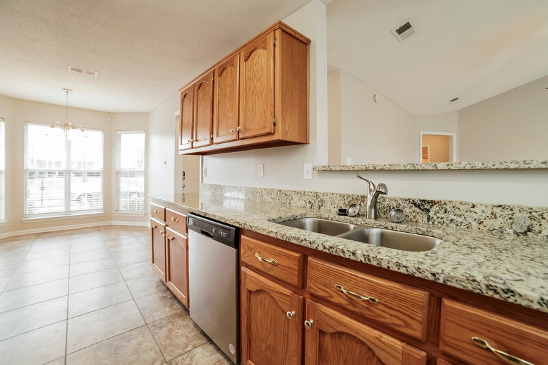 1,580/Mo, 1721 Central Trails Dr Southaven, MS 38671 Kitchen View 2