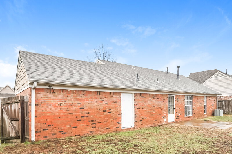 1,580/Mo, 1721 Central Trails Dr Southaven, MS 38671 Rear View 2