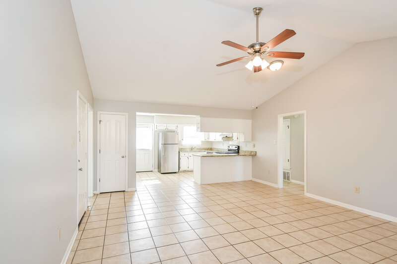 1,455/Mo, 7110 Redfern Dr Horn Lake, MS 38637 Living Room View