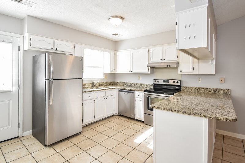 1,455/Mo, 7110 Redfern Dr Horn Lake, MS 38637 Kitchen View