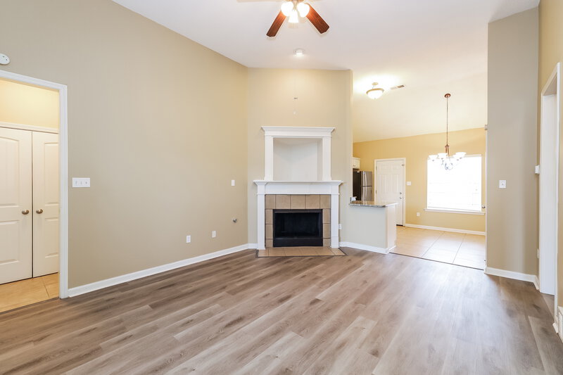 1,600/Mo, 9165 Mallard Park Blvd Walls, MS 38680 Living Room View 2