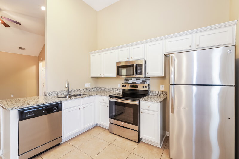 1,600/Mo, 9165 Mallard Park Blvd Walls, MS 38680 Kitchen View 2