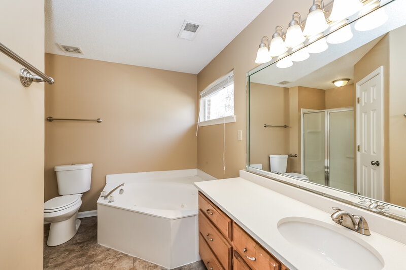 1,565/Mo, 9864 Milestone Circle Olive Branch, MS 38654 Main Bathroom View