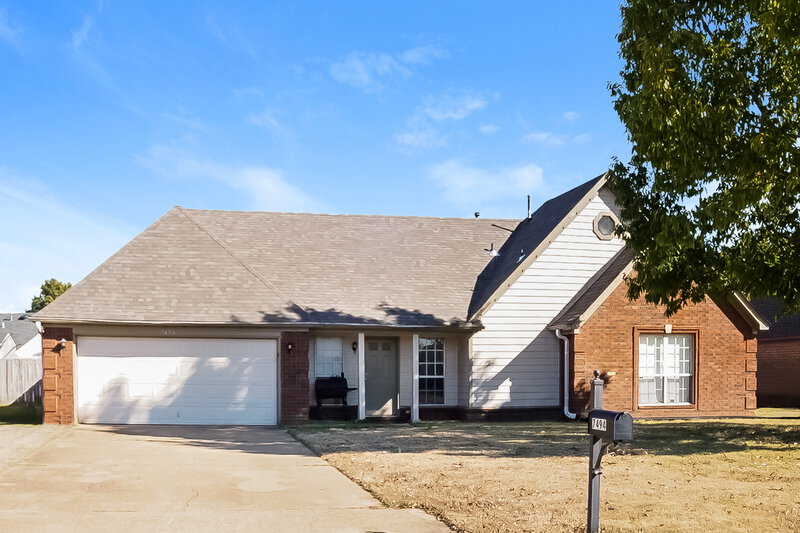 2,340/Mo, 7494 Jennifer Dr Horn Lake, MS 38637 External View