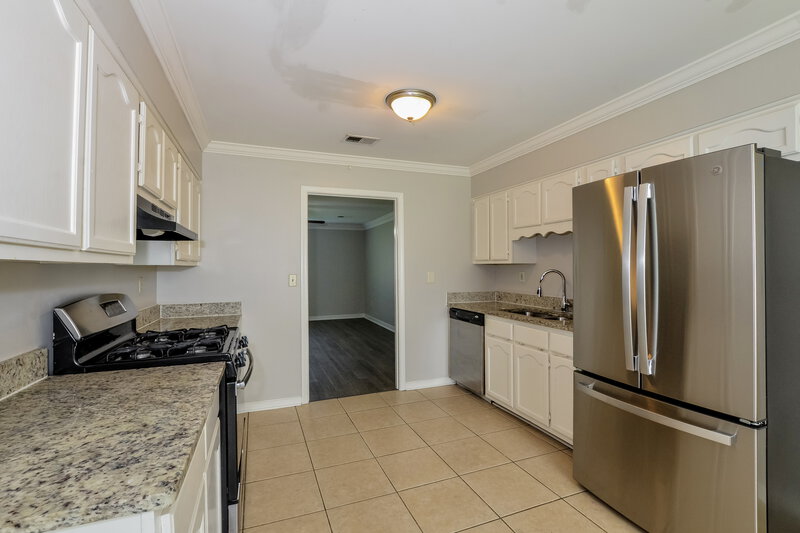 1,730/Mo, 7165 Redfern Dr Horn Lake, MS 38637 Kitchen View 2