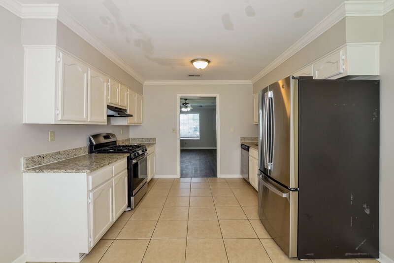 1,730/Mo, 7165 Redfern Dr Horn Lake, MS 38637 Kitchen View 3