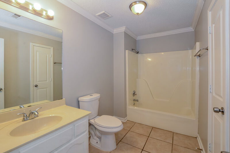 1,730/Mo, 7165 Redfern Dr Horn Lake, MS 38637 Bathroom View