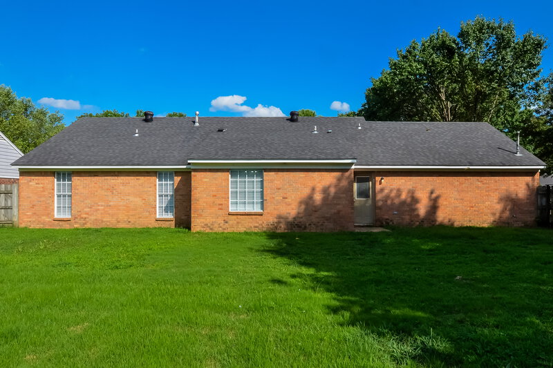 1,730/Mo, 7165 Redfern Dr Horn Lake, MS 38637 Rear View