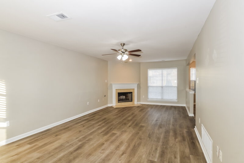 1,800/Mo, 7150 Hunters Forest Dr Olive Branch, MS 38654 Living Room View