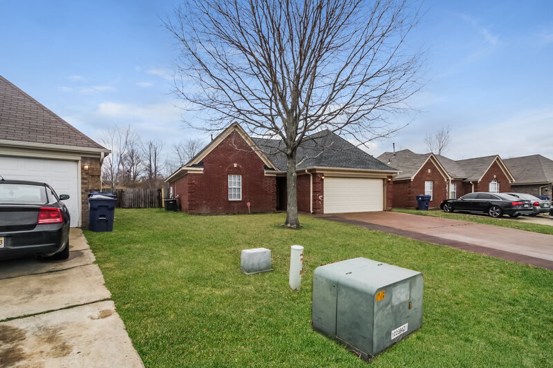 1,505/Mo, 3860 Conrail Circle Horn Lake, MS 38637 Front View 2