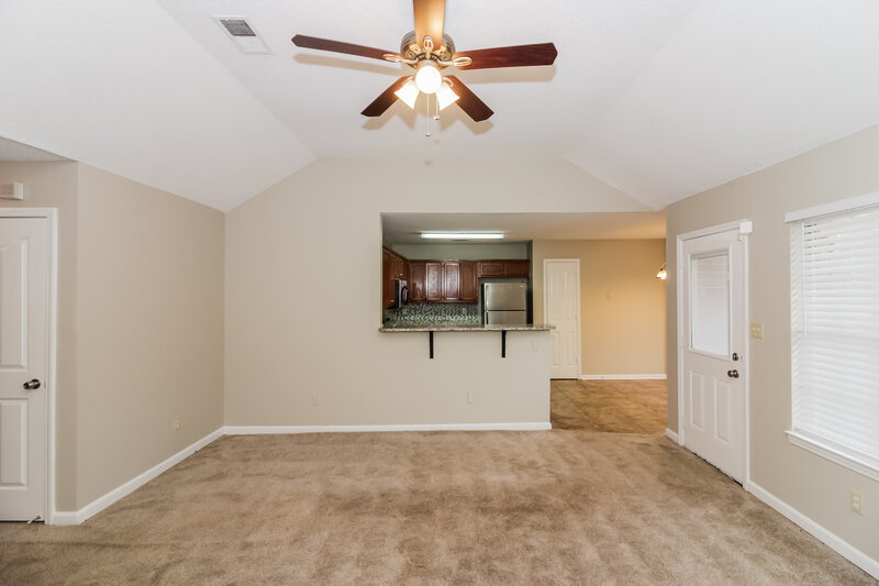 1,505/Mo, 3860 Conrail Circle Horn Lake, MS 38637 Living Room View 3