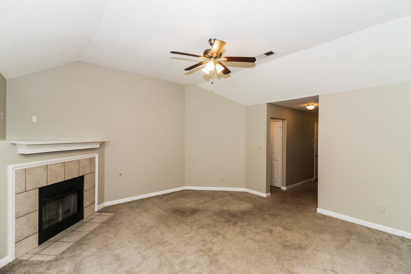 1,505/Mo, 3860 Conrail Circle Horn Lake, MS 38637 Living Room View 5