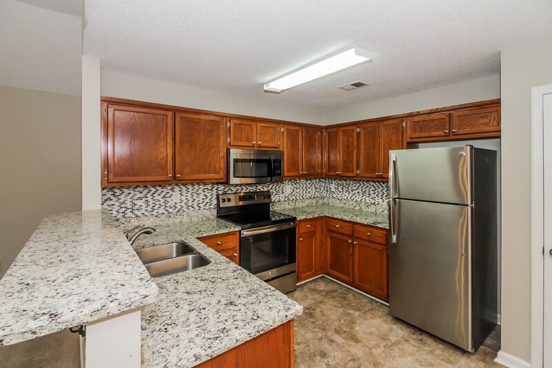 1,505/Mo, 3860 Conrail Circle Horn Lake, MS 38637 Kitchen View 2