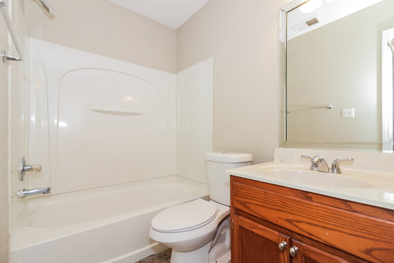 1,505/Mo, 3860 Conrail Circle Horn Lake, MS 38637 Bathroom View