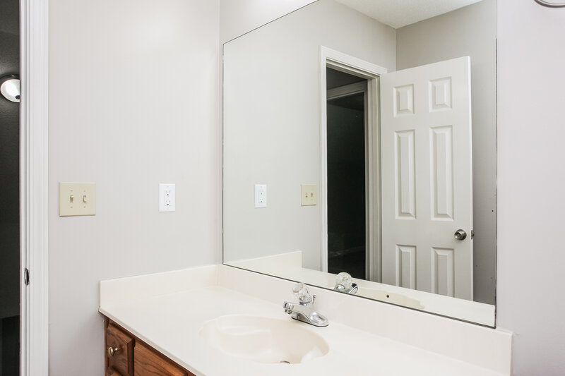 1,880/Mo, 6511 Firefly Cove Walls, MS 38680 Bathroom View