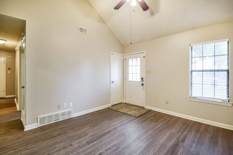 1,590/Mo, 6763 Ashland Dr Olive Branch, MS 38654 Living Room View