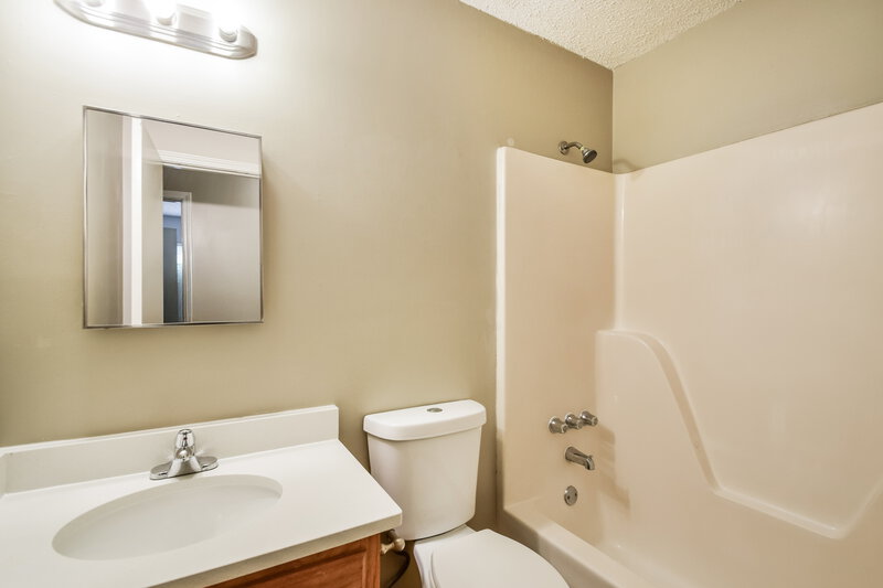 1,590/Mo, 6763 Ashland Dr Olive Branch, MS 38654 Main Bathroom View