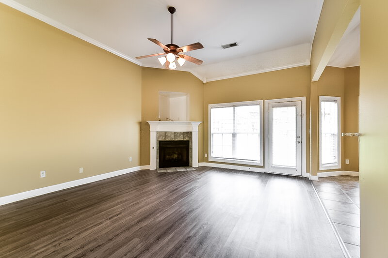 2,210/Mo, 2944 Keeley Cove Southaven, MS 38671 Living Room View 2
