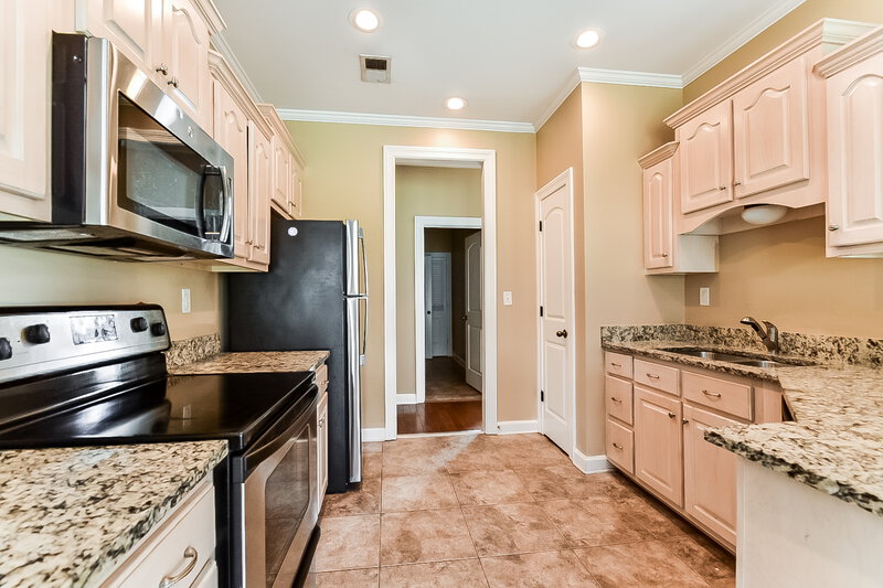 2,210/Mo, 2944 Keeley Cove Southaven, MS 38671 Kitchen View
