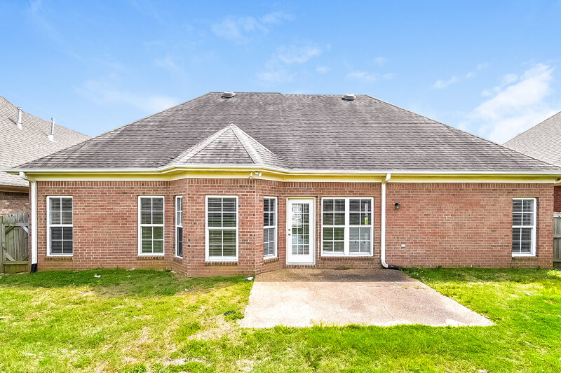 2,210/Mo, 2944 Keeley Cove Southaven, MS 38671 Rear View