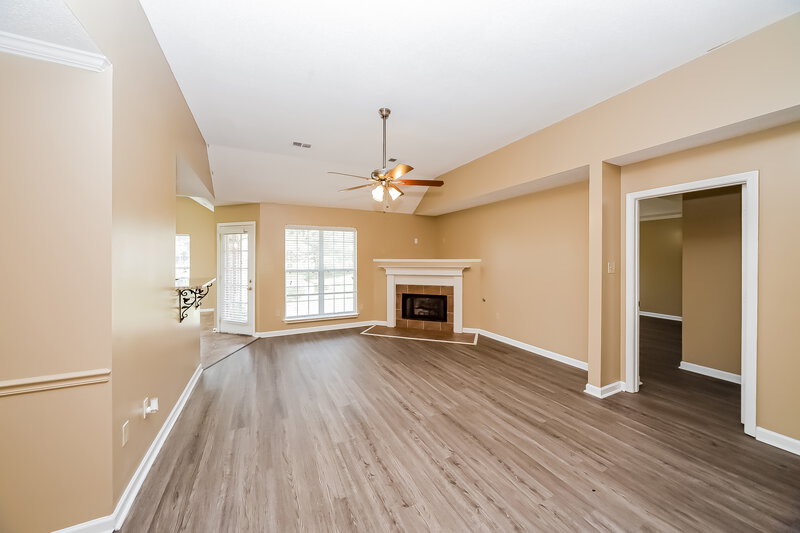 2,150/Mo, 7512 Ally Cove Walls, MS 38680 Living Room View 3