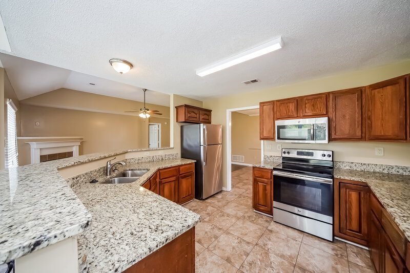 2,150/Mo, 7512 Ally Cove Walls, MS 38680 Kitchen View