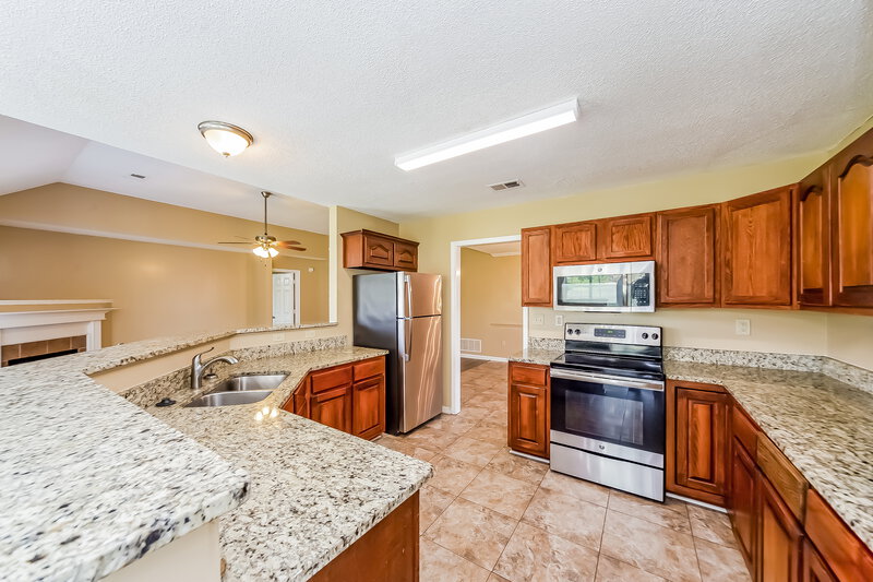 2,150/Mo, 7512 Ally Cove Walls, MS 38680 Kitchen View 2
