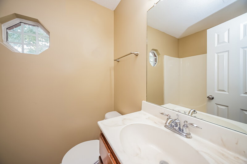 2,150/Mo, 7512 Ally Cove Walls, MS 38680 Bathroom View 2