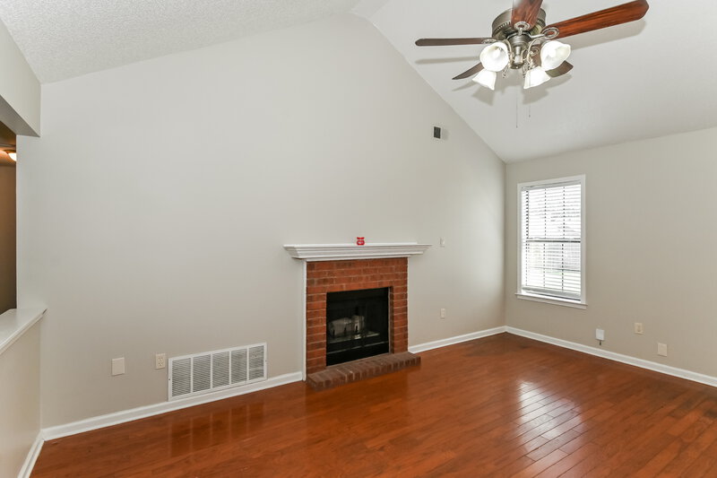 1,570/Mo, 6901 River Birch Rd Walls, MS 38680 Living Room View