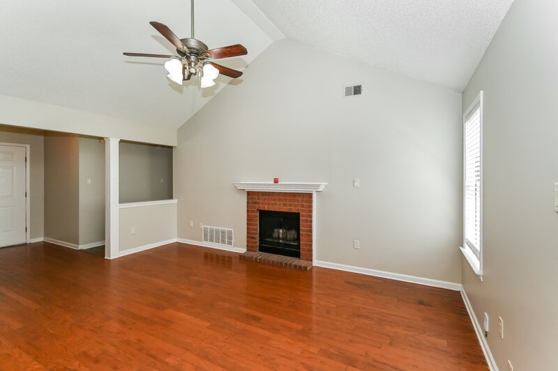 1,570/Mo, 6901 River Birch Rd Walls, MS 38680 Living Room View 2