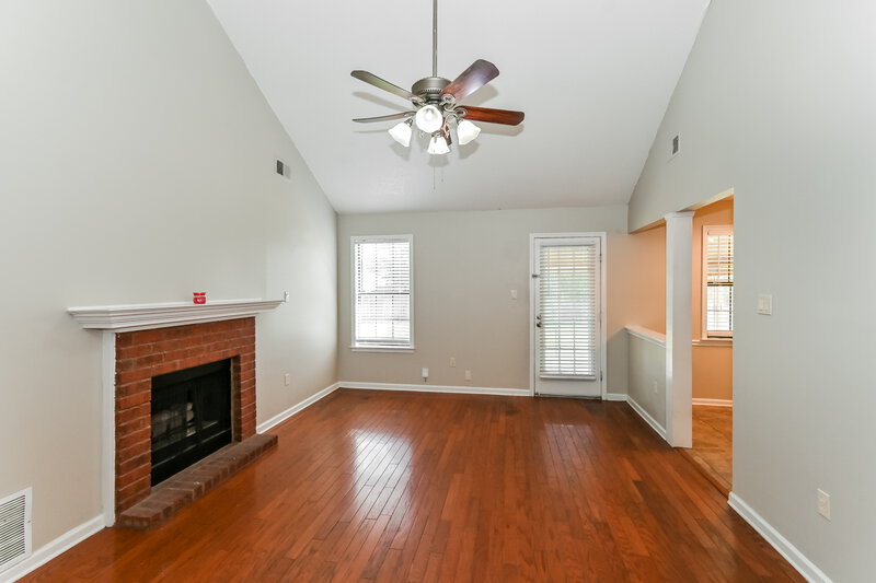 1,570/Mo, 6901 River Birch Rd Walls, MS 38680 Living Room View 3
