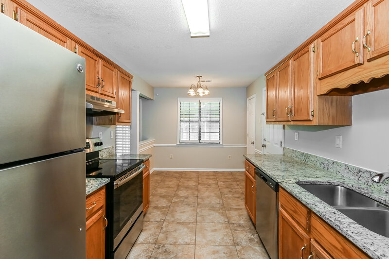 1,570/Mo, 6901 River Birch Rd Walls, MS 38680 Kitchen View 2