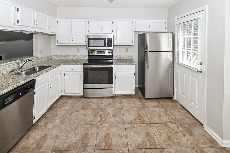 2,150/Mo, 7082 Foxhall Dr Horn Lake, MS 38637 Kitchen View
