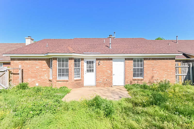 2,150/Mo, 7082 Foxhall Dr Horn Lake, MS 38637 Rear View