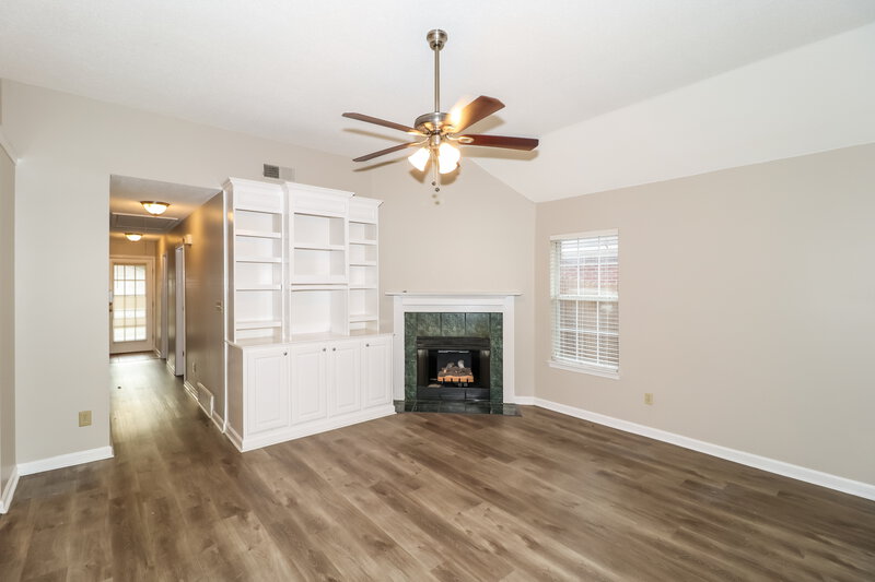 1,525/Mo, 5689 Kayla Dr Southaven, MS 38671 Living Room View 2