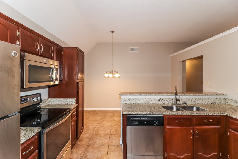 1,525/Mo, 5689 Kayla Dr Southaven, MS 38671 Kitchen View 2