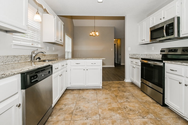 2,490/Mo, 5289 Kalian Cv Southaven, MS 38671 Kitchen View 2