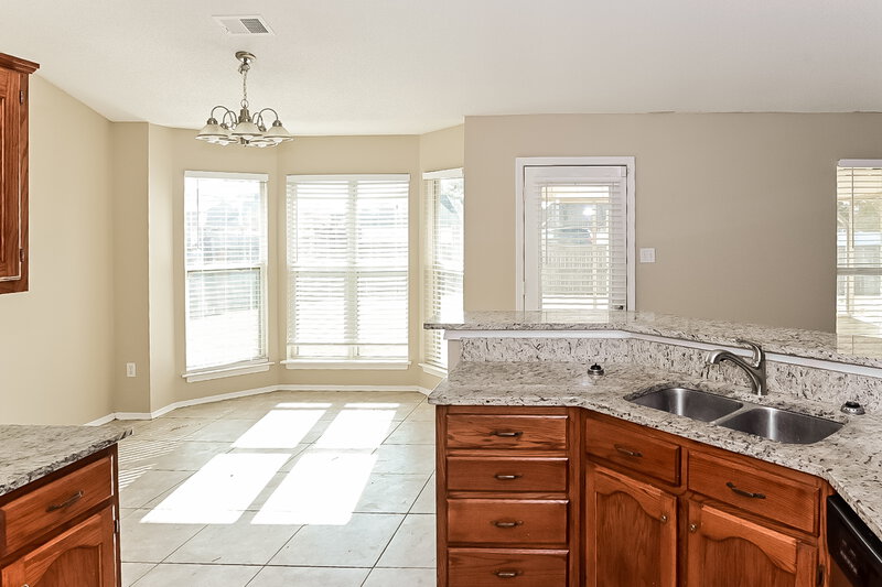 1,650/Mo, 4433 Citation Dr Southaven, MS 38671 Dining Room View 2